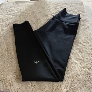 ALO Yoga Airlift   full length Black Leggings